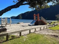 Tranquil Retreat with Breathtaking Lake Views: Renowed for Trout Fishing Hotels in Okere Falls