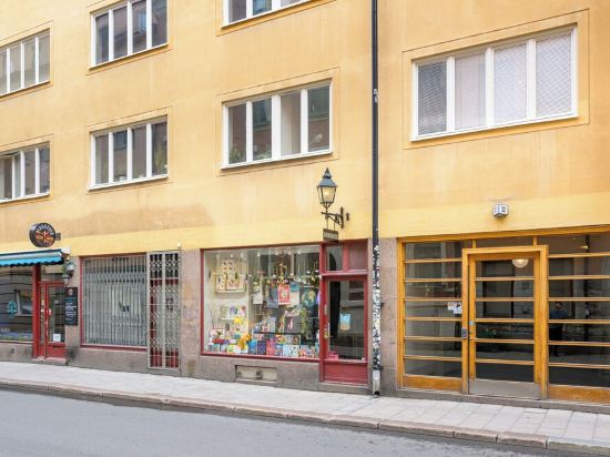 Vibrant neighbourhood in the heart of popular Södermalm. Safe and central street