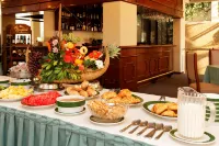 Hotel Diplomat - breakfast