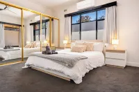 Alfred's Lakeside | 3 Bed Retreat At Top Location! Hotels near Lake Wendouree