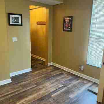 Spacious 5-bedroom house with AC and WiFi in welcoming Columbus Others