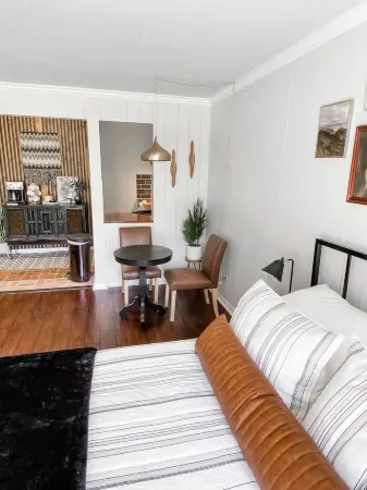 Warm and Cozy Condo with Peaceful Golf Course Views Отели в г. Болдуин