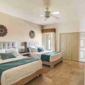 Gorgeous 2 + Bedroom  Condo in Playa Royale Community! Rooms