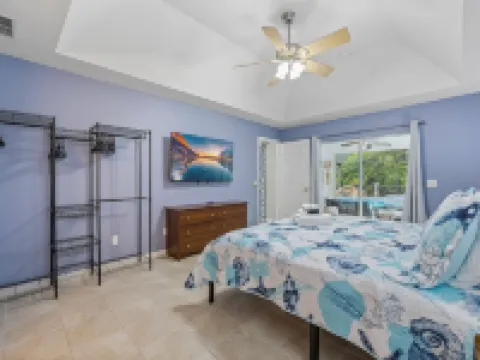 Turquoise Turtle Cove-25 Minutes to the Beach and Port! Hotels in Rockledge