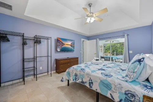 Turquoise Turtle Cove-25 Minutes to the Beach and Port! Hotels in Rockledge