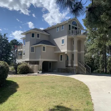 10% Off for a 7 Night Booking! Super Location, Private Pool and Hot Tub! 5 Bdrms