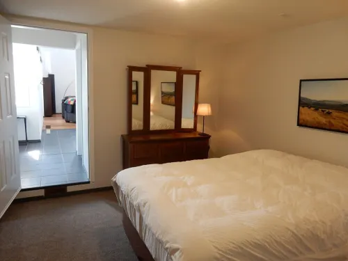 Silver Star Road Suites - Detached Two Bedroom Suite