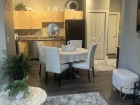 Bears Den close to golf course on Bear Mountain. Hotels in Langford