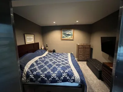 Luxury Downtown Albuquerque Suite Spectacular City and Mountain Views