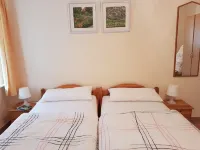 Apartment in a quiet central location in the country