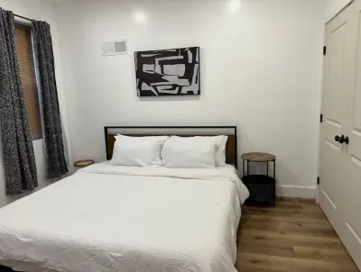 Enjoy a Stylish centrally-located home 15min to Most Philly Attractions/Airport. Hotel dekat Camden Adventure Aquarium