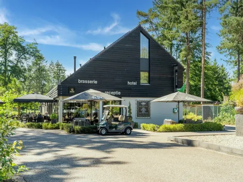 Luxury vacation home with bar billiards and sauna in wooded area