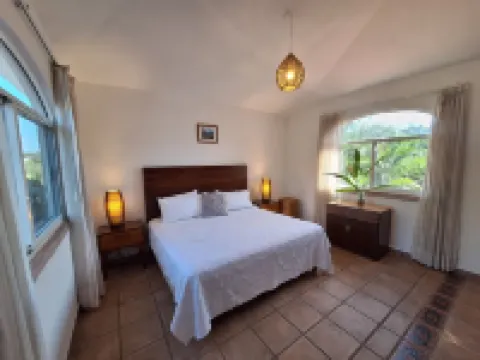 Spacious 4 bedroom house in enchanting Nuevo Vallarta with pool, nearby beach Отели в г. 