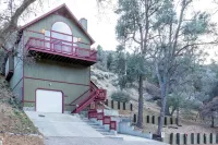 Private Cabin located directly across Park