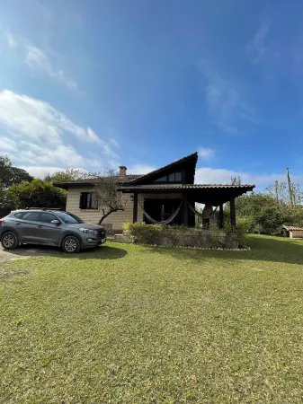 Beautiful home in Rosa Beach overlooking the Lagoon Отели в г. Имбитуба