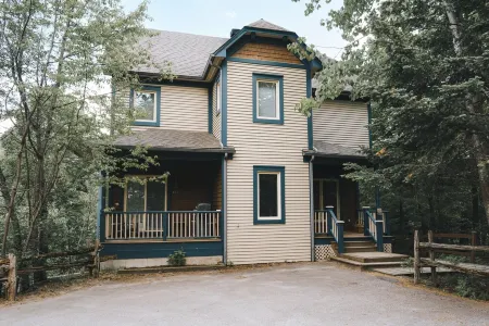 5BD Scani Chic! Mountain View! 6 mins to Skiing! Отели в г. Мон-Трамблан