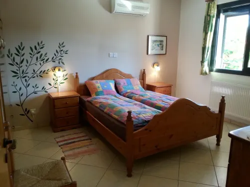 Two very large, bright apartment with private garden, pool and grill Hotel a Kissonerga