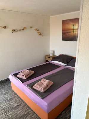 3 room apartment with sea view, balcony, 70 m², 70 m from the beach, space for up to 5 pers. Hotel in zona Spiaggia principale di Umag (Umago)