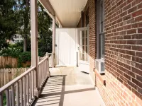 Grant - A Tranquil One Bedroom Steps from River Hotels in Newburgh