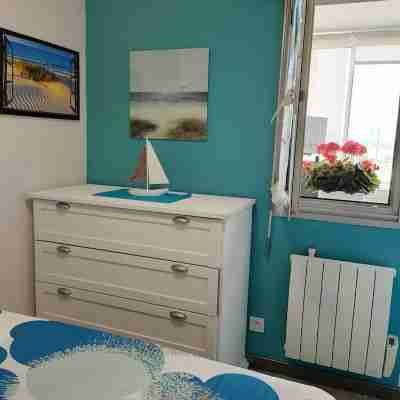 IMPREGNABLE VIEW ON THE PORT OF PLAISANCE - SEA 50 M Rooms