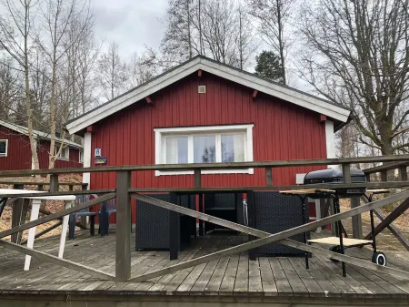 Holiday House with beautiful scenery near Göta Kanal Отели в г. Undenas