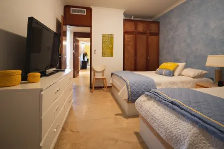 Sunset Residence Eagle Beach w/ King Bed