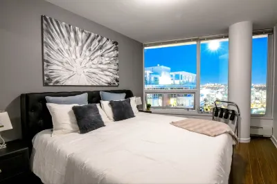 Stunning SubPenthouse - 3Bed/2Ba DT w/Parking