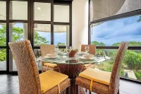 Exclusive la Perla Tamarindo Condo 3Br Luxury Retreat, Walk to Beach and Dining!