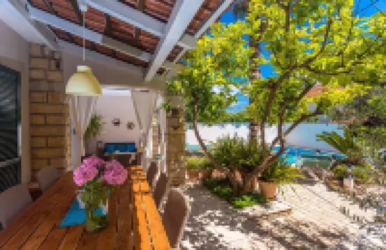 Seafront villa, sandy beach, heated pool, sauna, fitness,.