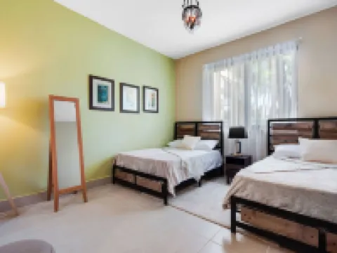 Charming Ground Floor 2-bedroom condo in delightful Bahía Beach Resort Hotels in Zarzal