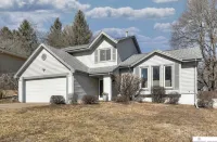 Newly Remodeled Home - 20 minutes from anywhere in Omaha! Hotels in West Omaha