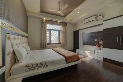 "Krishan kunj vacation home"Luxurious centrally located 4BHK Homestay Apartment Hotels in 