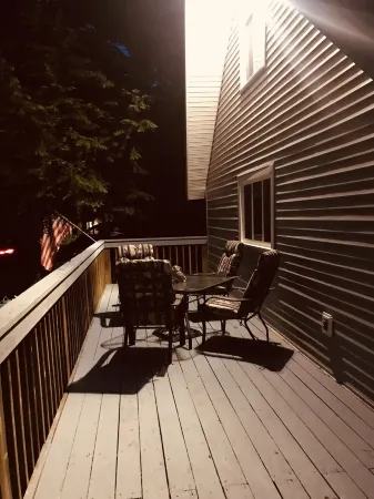 Private Pocono Retreat on Golf Course & Pet friendly