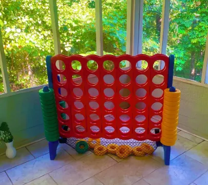 Welcome to the Good Life - with heated hot tub & Wifi and rental cars services