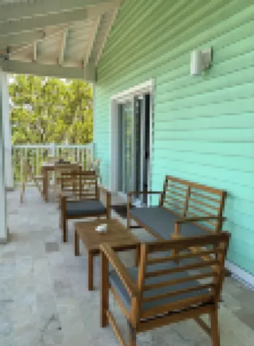 Ocean Pearl Bimini Bay Entire Condo Close to Pool with an optional golf cart