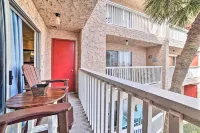 Coastal Condo w/ Dock Access, 2 Miles to Beach! - parking
