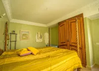 OCEANFRONT, BEAUTIFUL CONDO/w POOL&BEACH Hotels in 