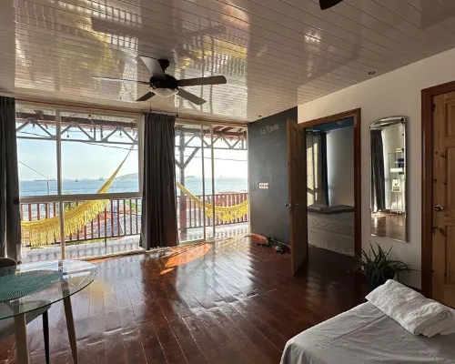 Top loft with ocean view at La Mimosa de Taboga. A quiet and peaceful home. Hotels in Taboga