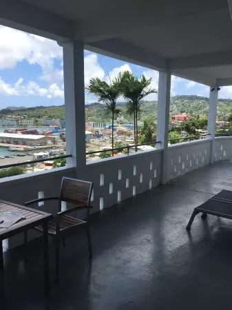 Harbour Vista Inn Отели рядом с достопримечательностью «La Toc Beach»