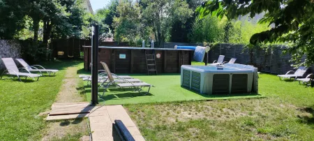 Hôtel le P'Tit Monde Отели в г. Ла Касань