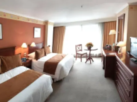 Hotel Emperador Hoteles en Ambato