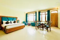 Pax Hotel Spring Solance 200 Mtr from Gandhi Chowk Khajjiyar Road - balcony