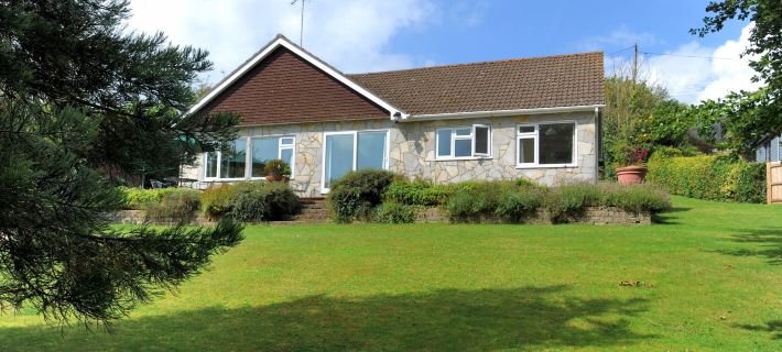 Strathaven Hotele w: East Devon District