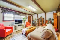 A-frame Cabin w/ Spacious Yard in Tellico Plains! - 3 étoiles