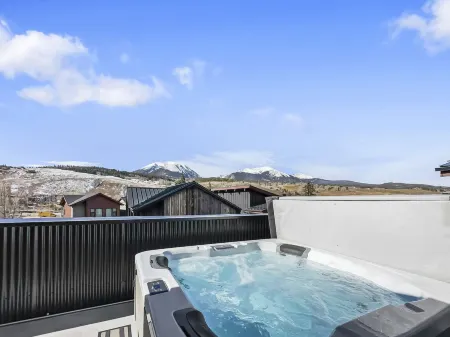 541 Center Circle 3Br 3,5Ba Townhouse