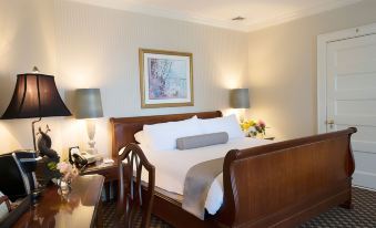 OceanCliff Hotel
