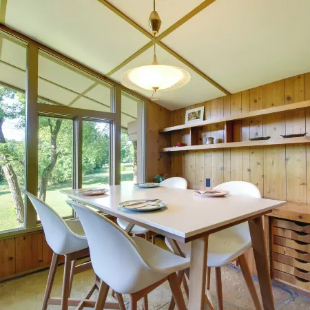 Tranquil Mid-Century Modern Cottage w/ Forest View