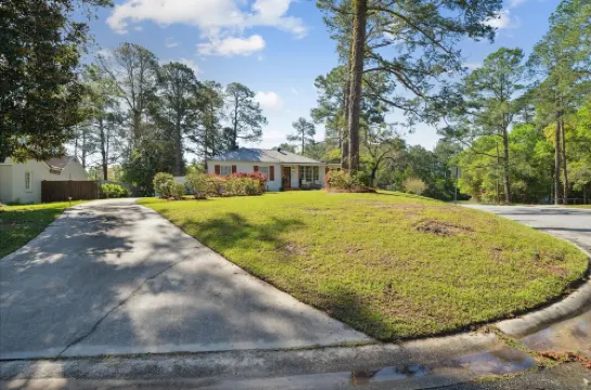 Urban Farmhouse with A Modernism Twist! 4 Bedroom Home by RedAwning - 3-Star