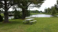 Bear Paw Inn Hotel di Spurr Township