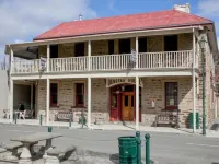 Dunstan House Hotels in Clyde